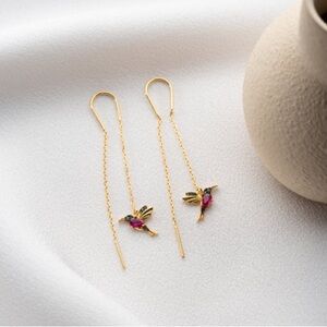 🆕️ Elegant Gold Hummingbird Earrings with Pink body and black wing Accents  NWO